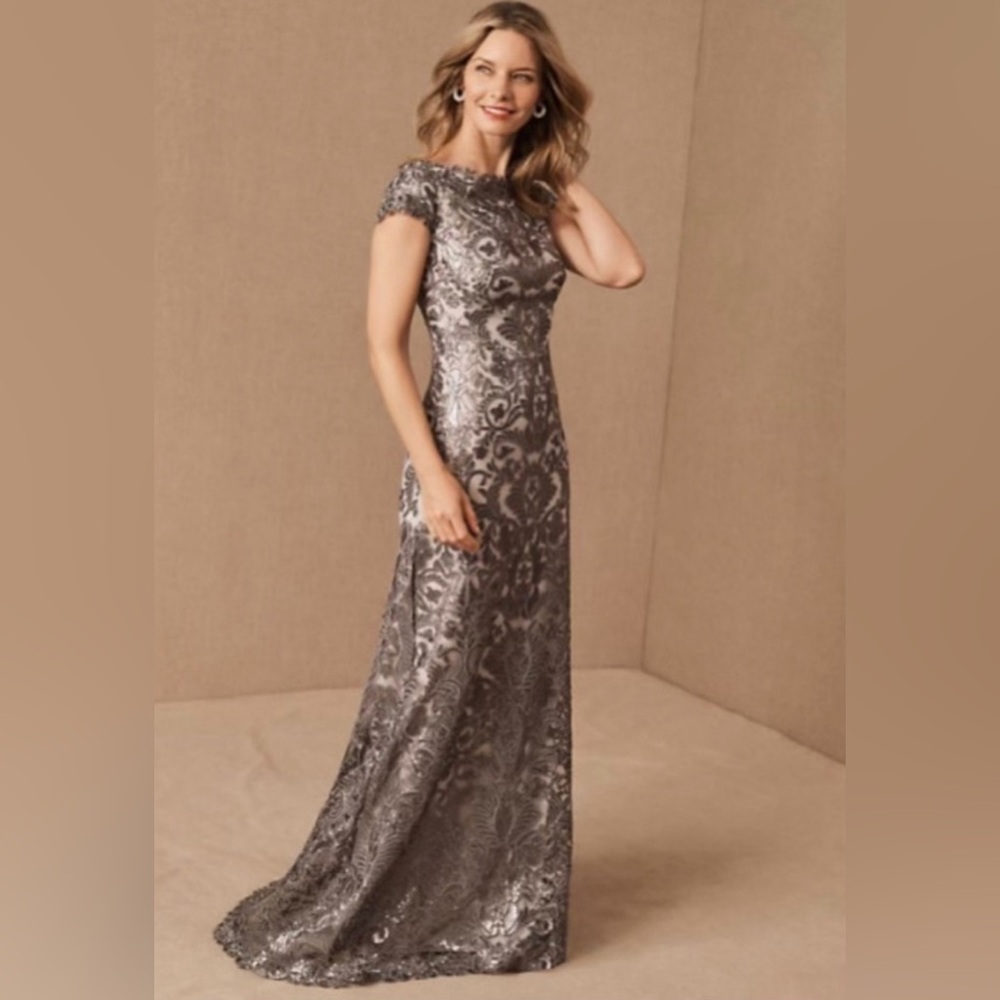 Tadashi Shoji Odette Off-Shoulder Column Gown-Platinum Color Size 4 Worn Once